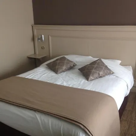 Hotel Aux 3 Arcades 2*
